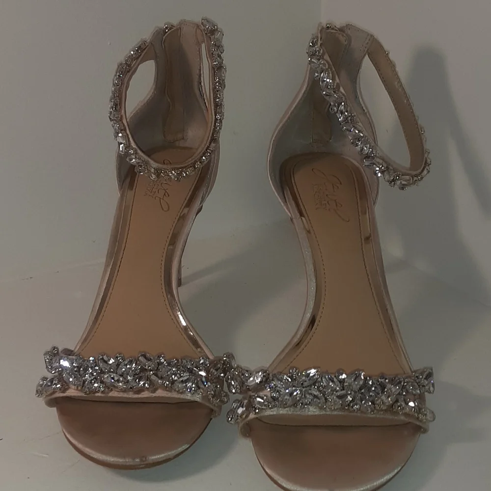 Badgley mischka Jewel size 9 - Picture 2 of 8